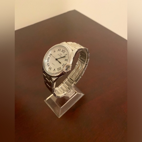 Men's Silver Quartz Watch with Roman Numerals - Picture 2 of 4